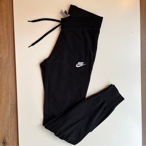 Nike skinny sweatpants